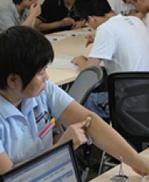 華美醫(yī)護(hù)人員義務(wù)獻(xiàn)血